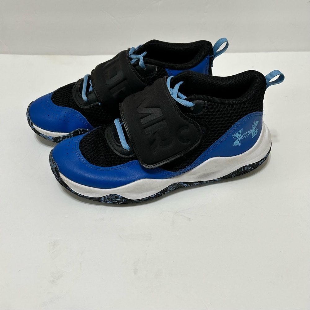Under Armour Zone BB2 youth basketball shoes Blk/Blu size 6Y - Picture 2 of 5